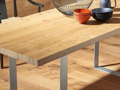 Billedet viser bordbenene.