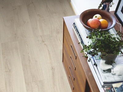 Pergo Modern Plank Vinyl - Light Village Oak