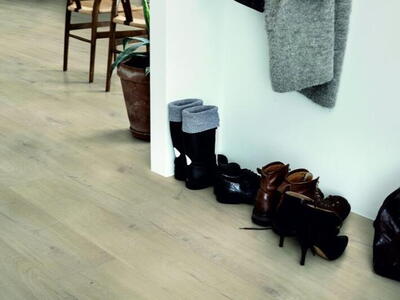 Pergo Modern Plank Vinyl - Sand Beach Oak 