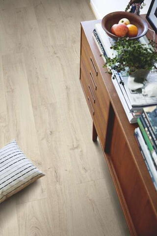 Pergo Modern Plank Vinyl - Light Village Oak 