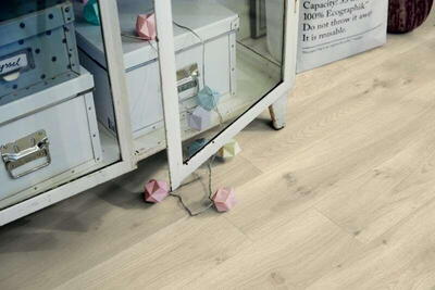 Pergo Classic Plank Vinyl - Modern Grey Oak 