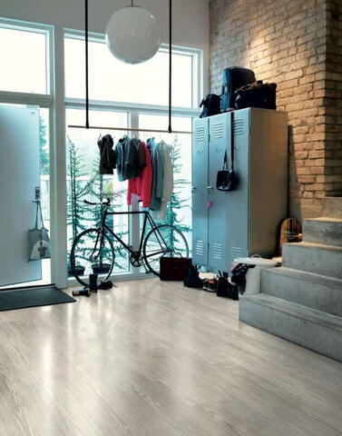 Pergo Classic Plank Vinyl - Light Grey Chalet Pine 