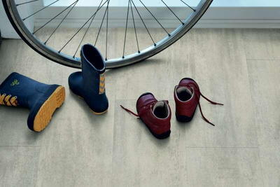 Pergo Classic Plank Vinyl - Light Grey Travertin 