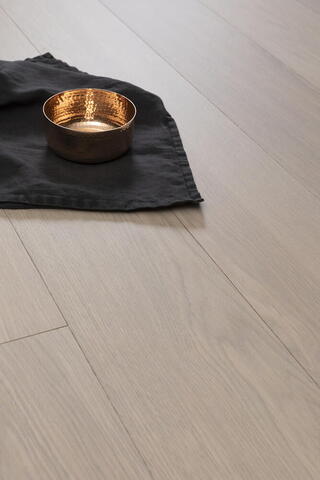 Bjelin hærdet eg, DOMSTEN bred planke, hvid matlak 