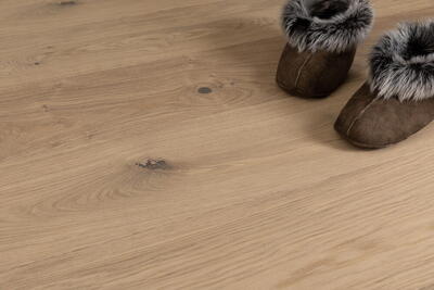 Bjelin hærdet eg, MOSSBY bred planke, lys matlak