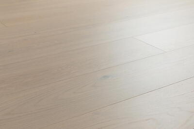 Bjelin hærdet eg, DALBY bred planke, hvid matlak natur 