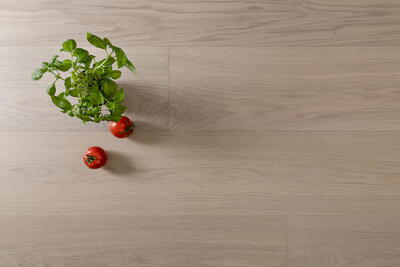 Bjelin hærdet eg, VISTORP bred planke, hvid matlak 