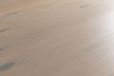 Bjelin hærdet eg, OSBY bred planke, hvid matlak 