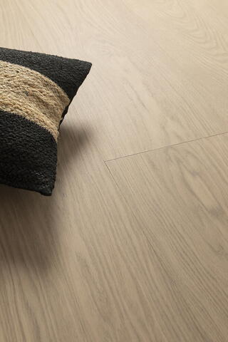 Bjelin hærdet eg, HOFTERUP bred planke, grå hårdvoks-olie 