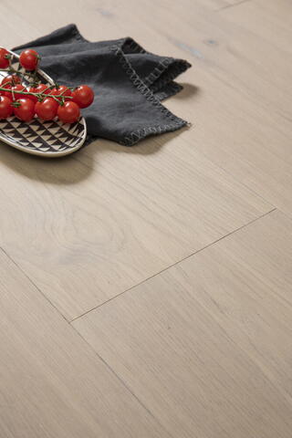 Bjelin hærdet eg, TIRUP bred planke, hvid hårdvoks-olie 