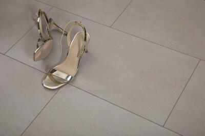 Bjelin keramisk komposit, MIRZAM lys varmgrå flise - Midlertidigt udsolgt