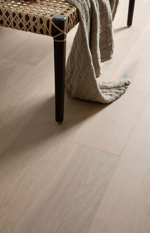 Bjelin hærdet eg, TOREKOV  bred planke, hvid hårdvoks-olie 