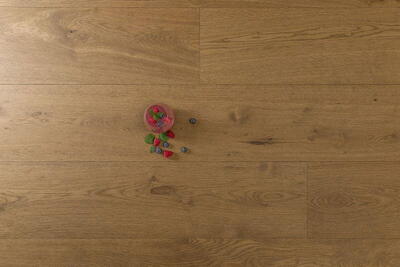 Bjelin hærdet eg, KIVIK bred planke, brun hårdvoks-olie 