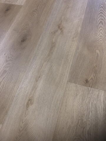 Luksus vinylgulv med underlag - Eg lys creme