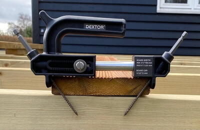 DEXTOR SKRUE GUIDE - Skjult montage af Terrassebrædder