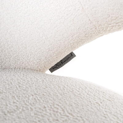 Gyngestol Maddy White