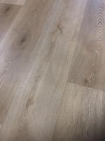 Luksus vinylgulv med underlag - Eg lys creme